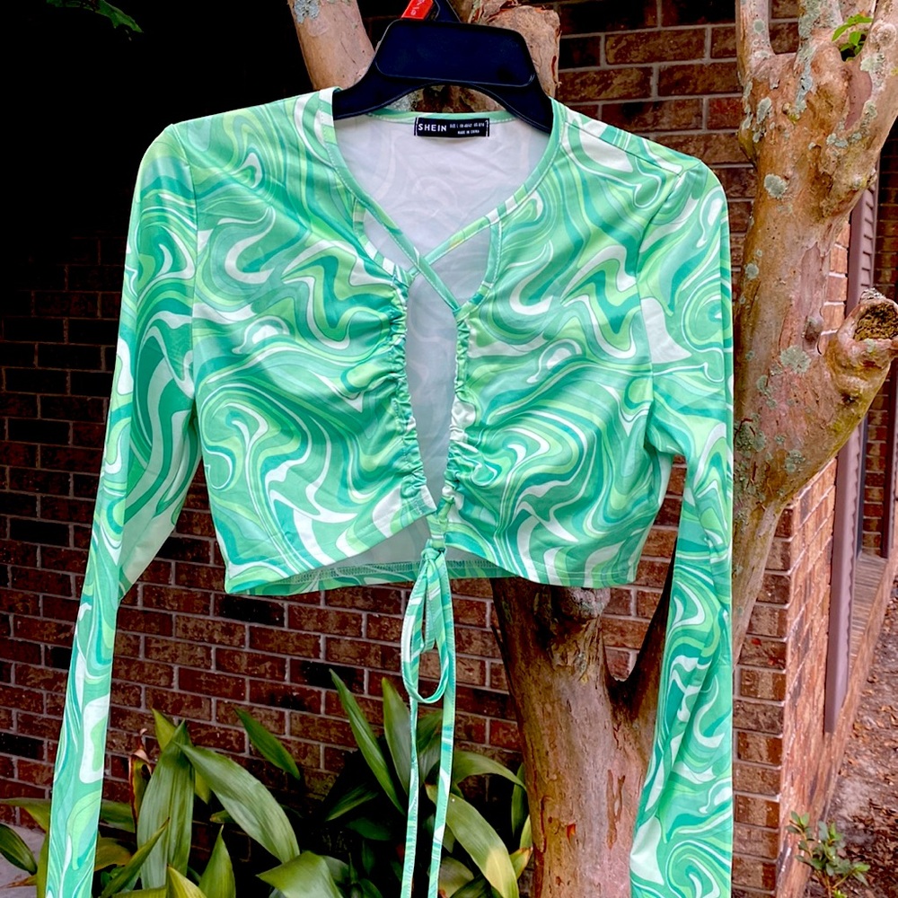 Cute shein top L